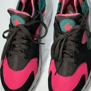 Nike Women's Pink and Black Sneakers